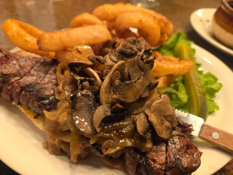 The Erie Hotel & Restaurant