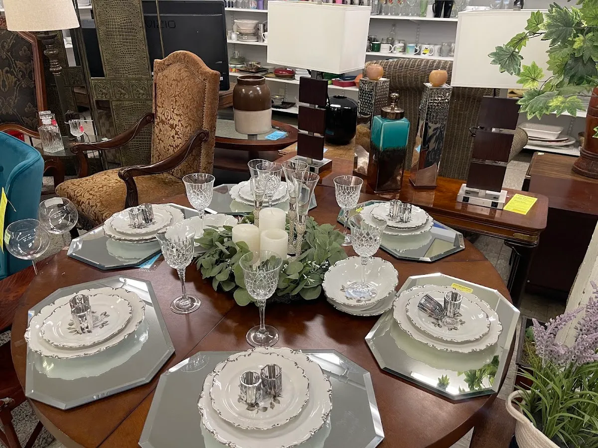 Angel View Resale Store - La Quinta Old Town