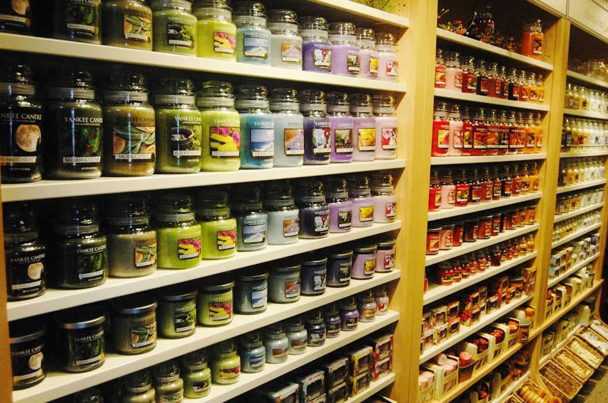 Apple Barrel Store + Cafe