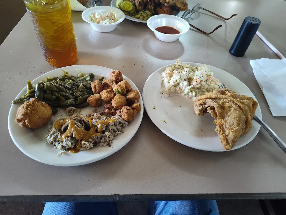 Laird's Bar-B-Q Pit