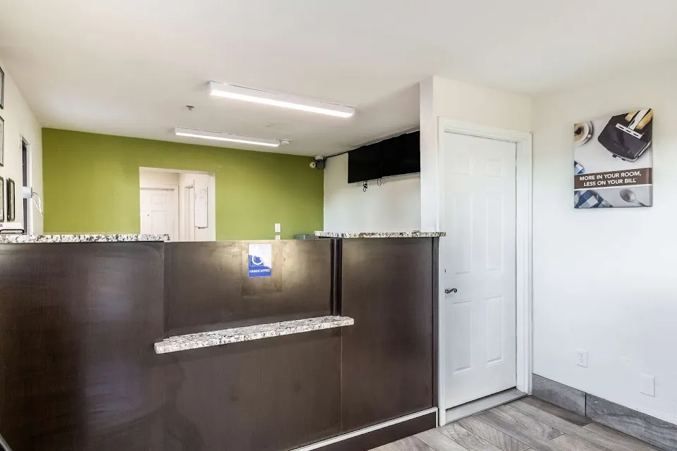 Studio 6 Extended Stay - Savannah, GA