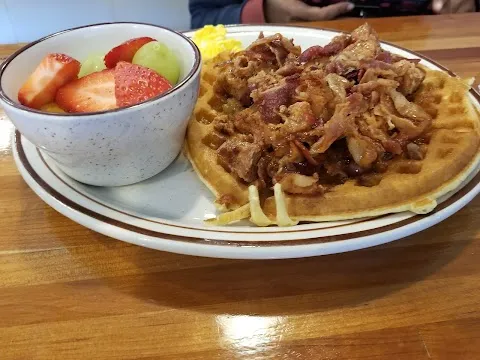 Loc's Chicken & Waffles