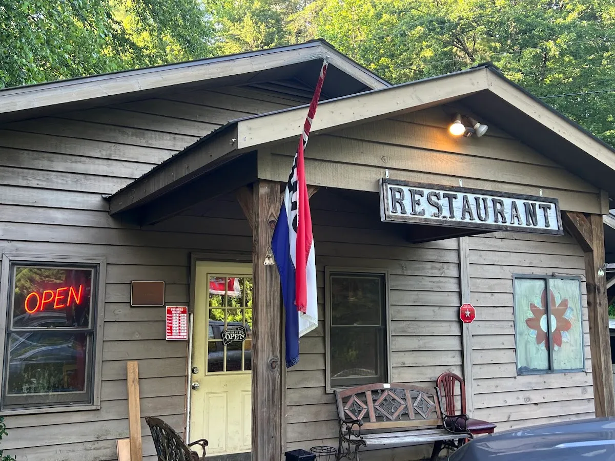 Brooks Lil General Store
