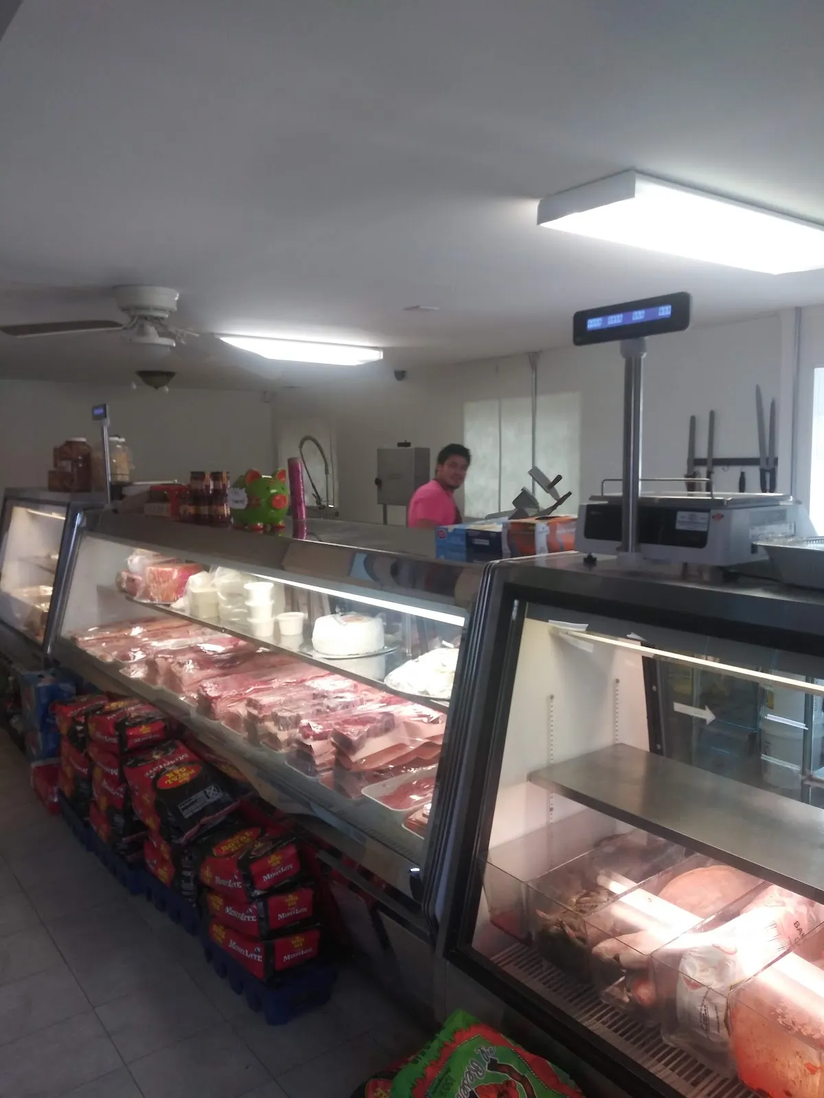 Tienda Y Carniceria El Primo