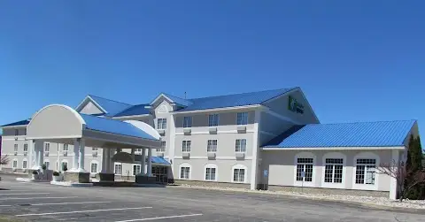 Holiday Inn Express & Suites Cadillac by IHG