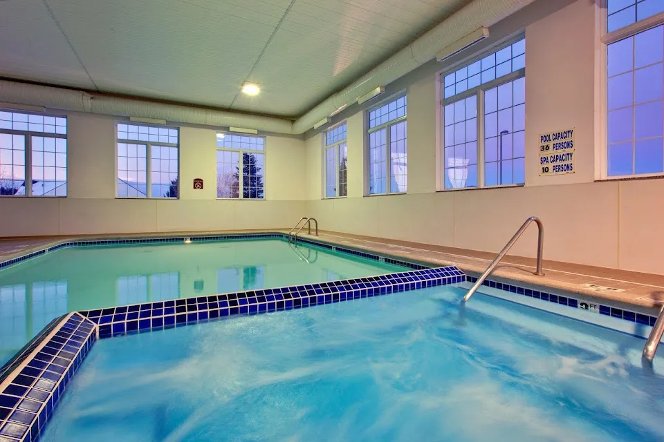 Holiday Inn Express & Suites Cadillac by IHG