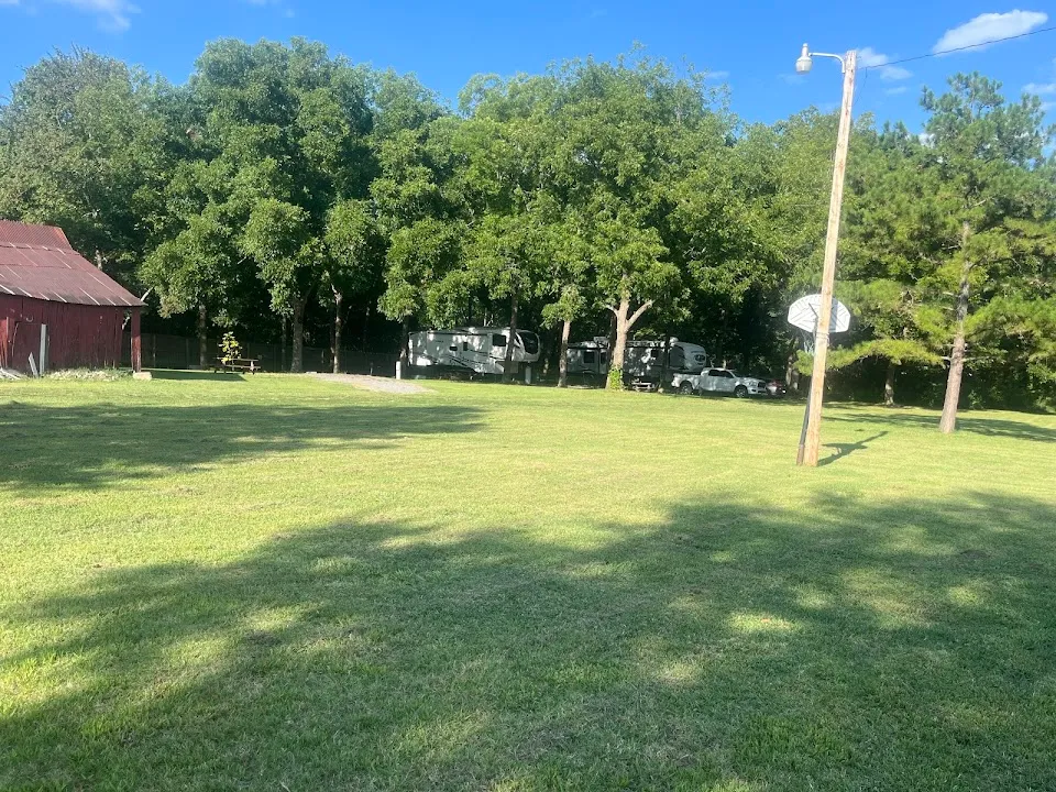 Red Barn Retreat | RV Park | Tahlequah, OK