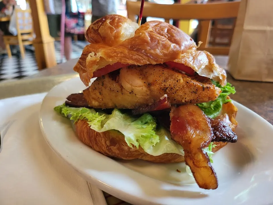 Goose Feathers Cafe & Bakery