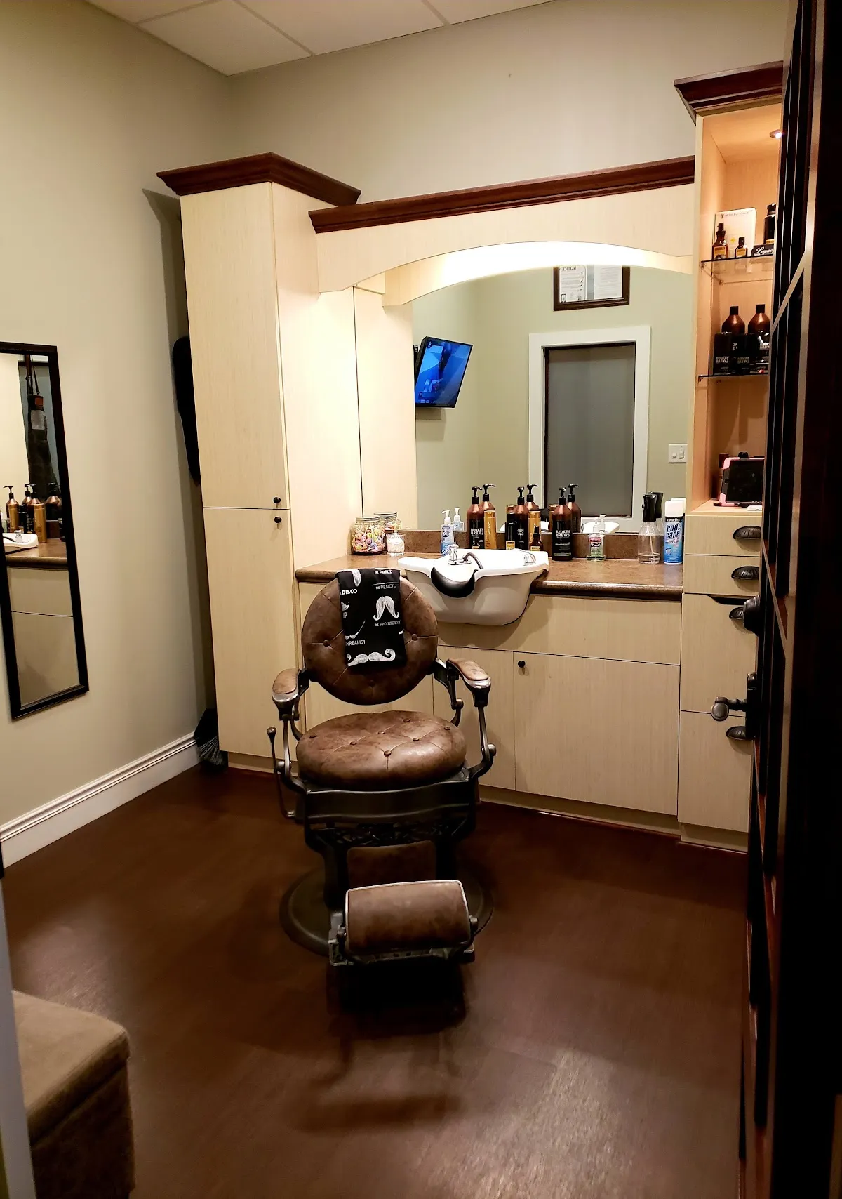 Legacy Grooming Lounge