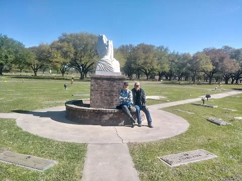 Oak Bluff Memorial Park
