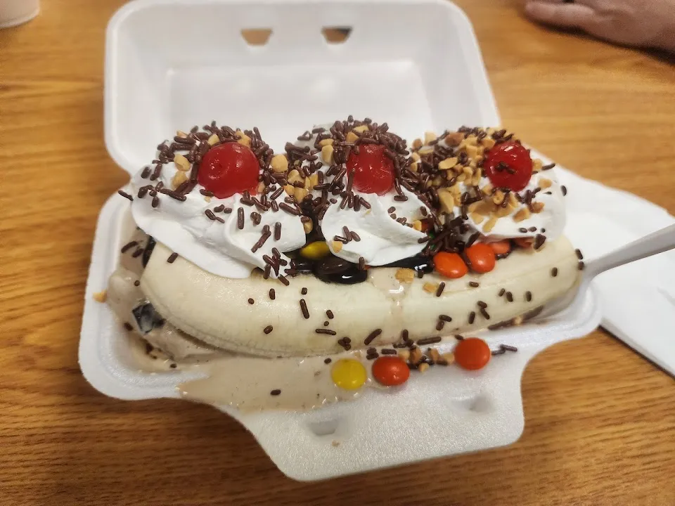 Ye Ole Fashioned Ice Cream & Sandwich Cafe - Goose Creek