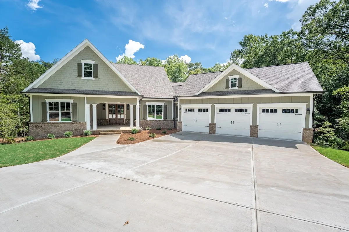 Mitchum & Associates Real Estate Group