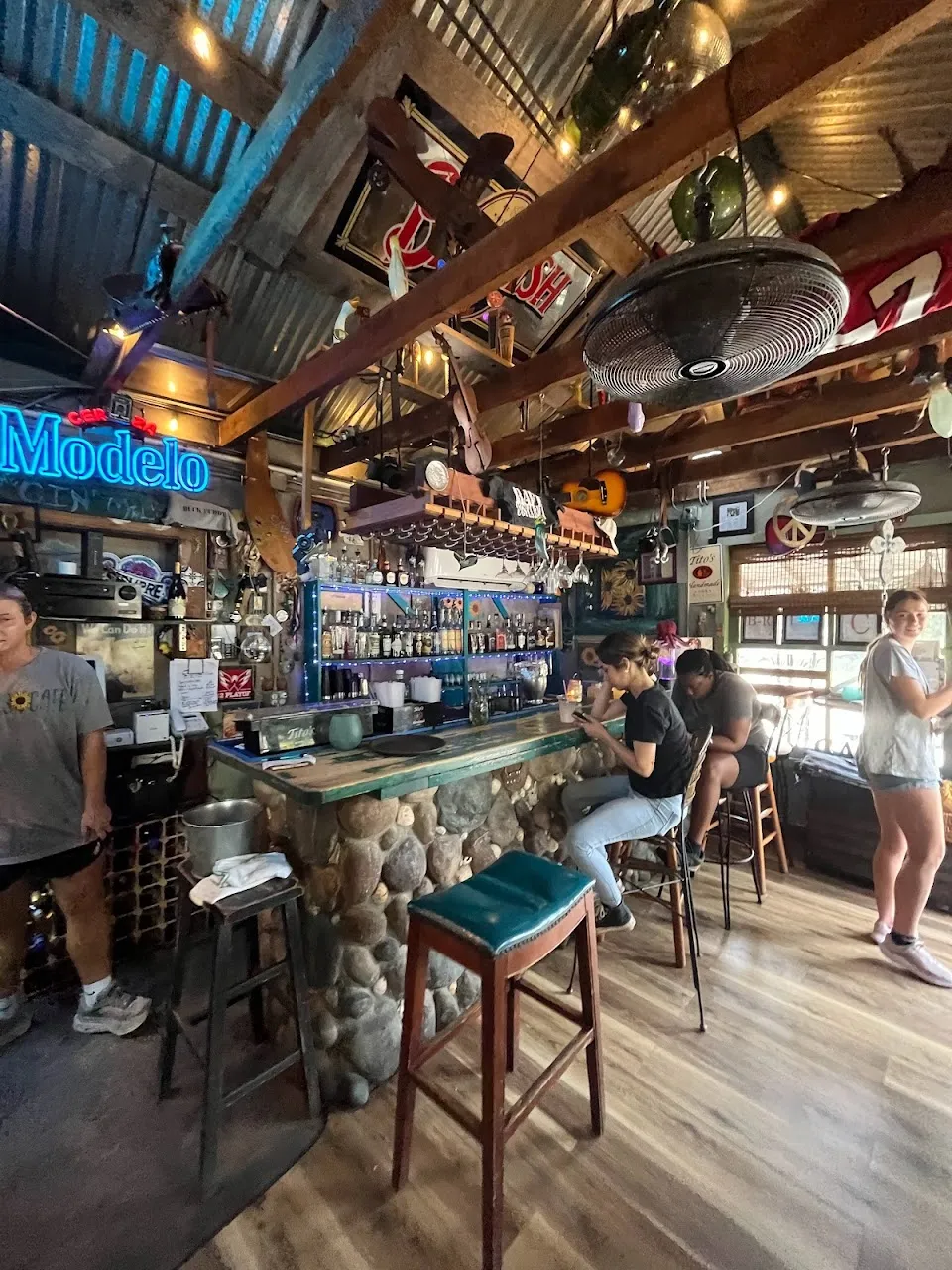Gina's Cafe