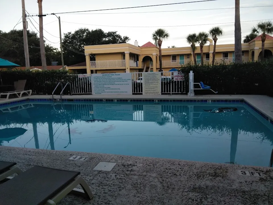 Dunes Inn & Suites