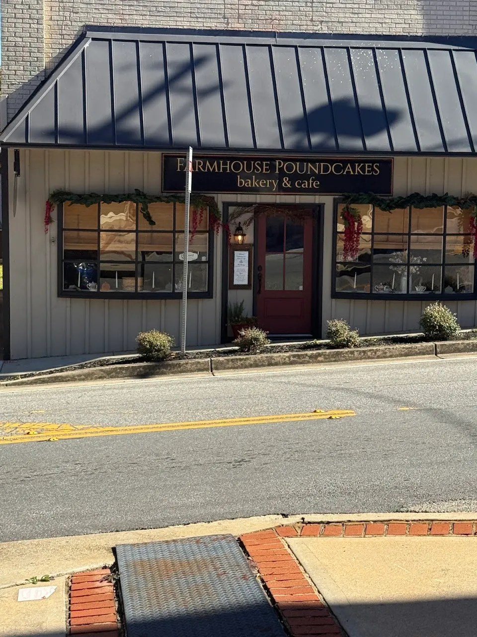 FarmHouse PoundCakes bakery * tearoom * scottish provisions