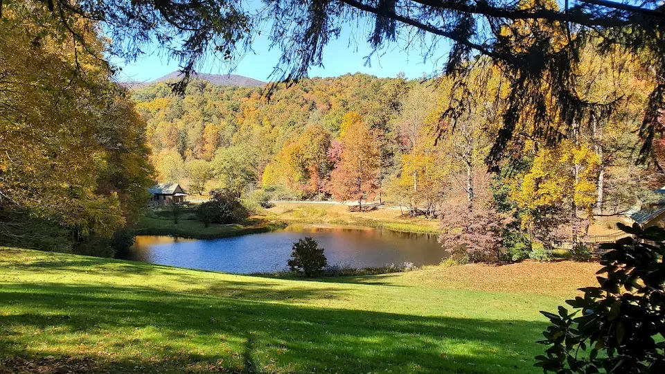 Valley Springs Lodging