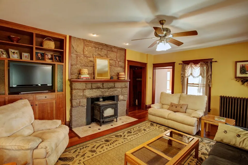 Cabin Fever Realty