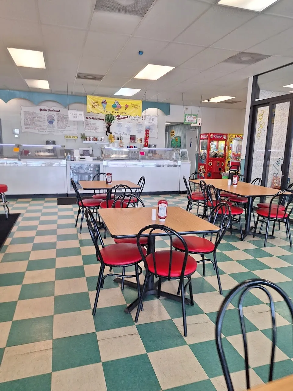 Ye Ole Fashioned Ice Cream & Sandwich Cafe - Goose Creek