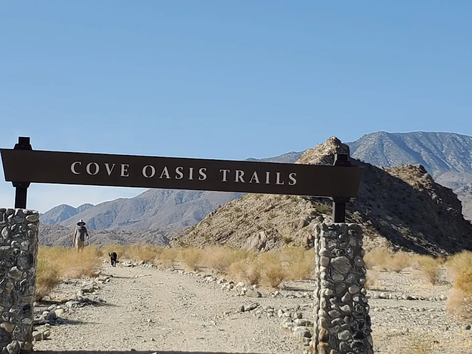 Cove Oasis Trailhead