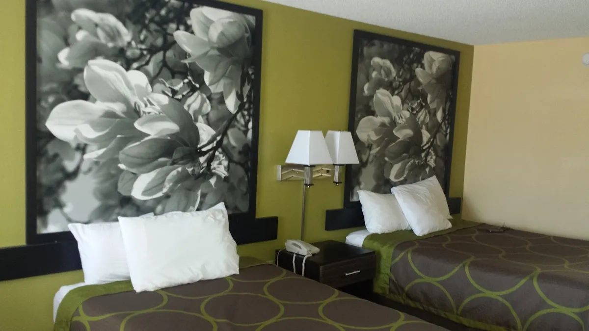 Super 8 by Wyndham Sumter