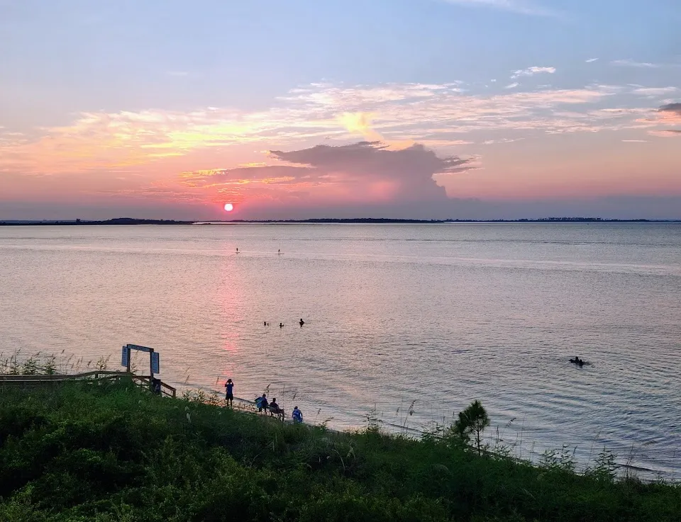 Savannah Beach And Raquet