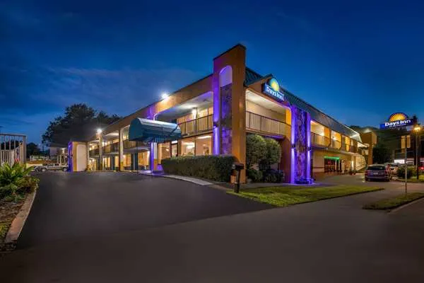 Days Inn by Wyndham Clayton
