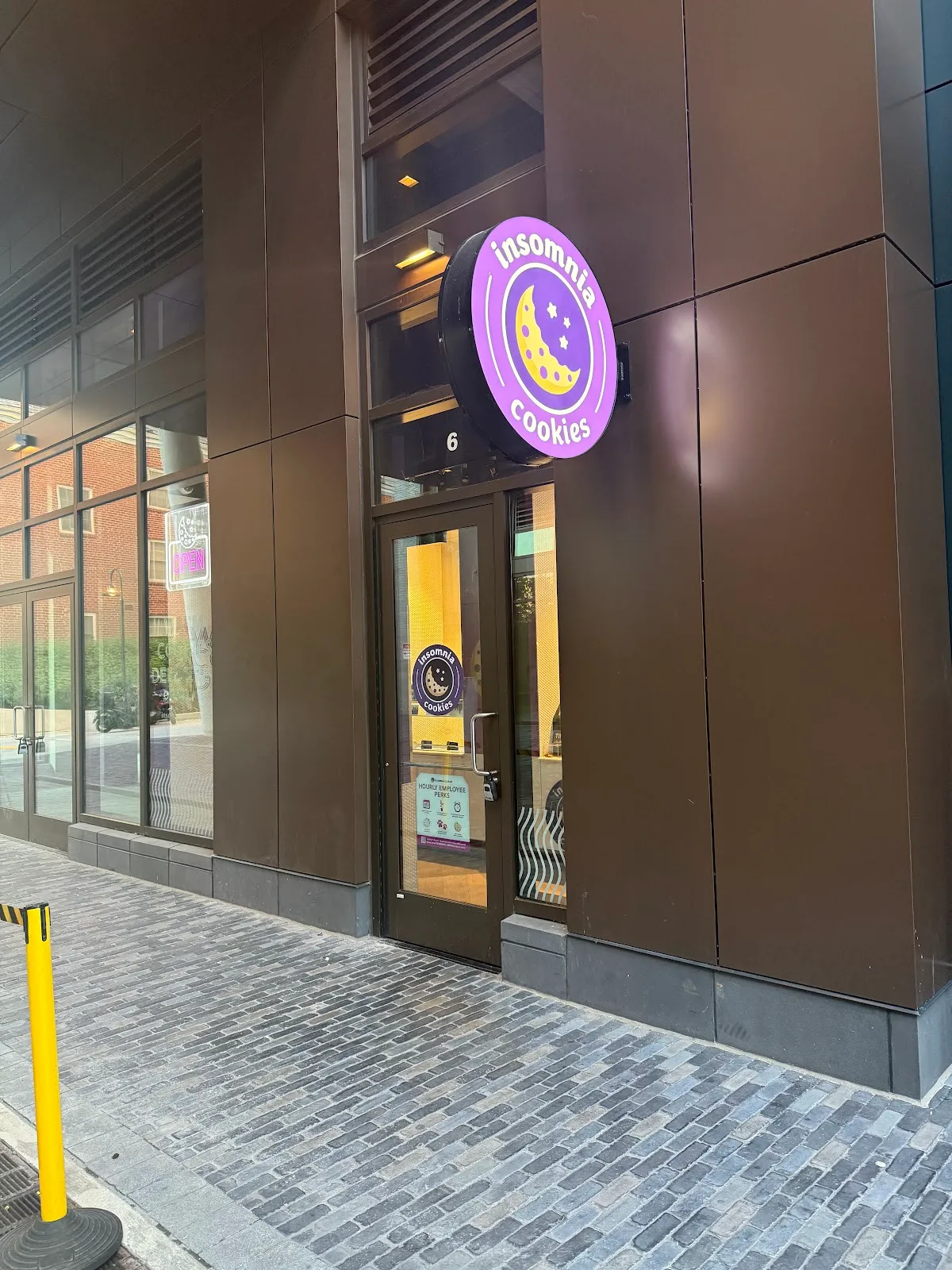 Insomnia Cookies
