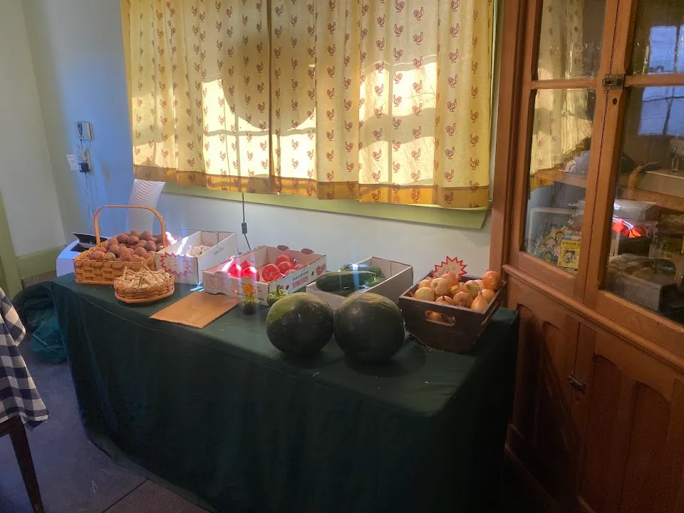 Hoof N Paws Farmstand