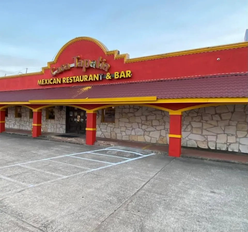Casa Tapatia Mexican Restaurant & Bar