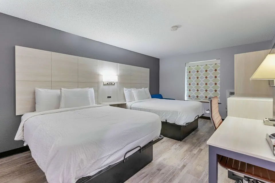 Days Inn by Wyndham Savannah Gateway I-95