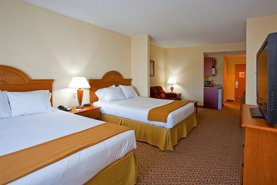 Holiday Inn Express & Suites Spring Hill by IHG