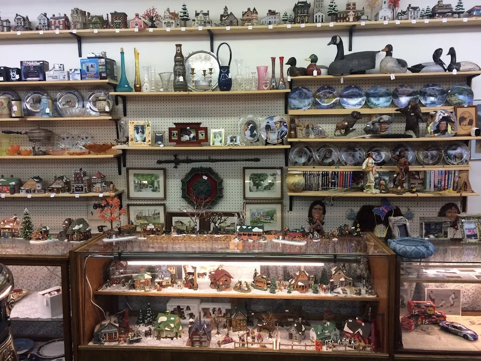 Robinson's gun repair / Antiques and uniques