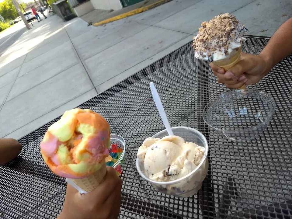 The Ice Cream Shoppe & Bubble tea