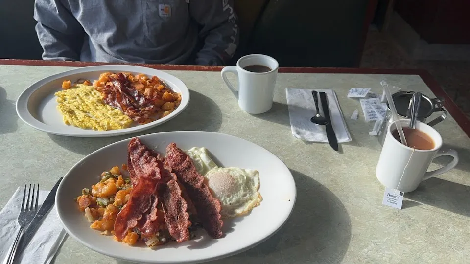 The Colonial Diner