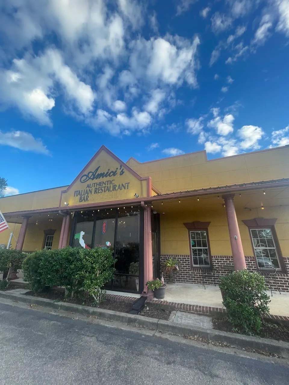 Amici's Italian Bistro