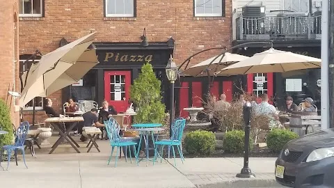 La Piazza Wine & Martini Bar and Lounge