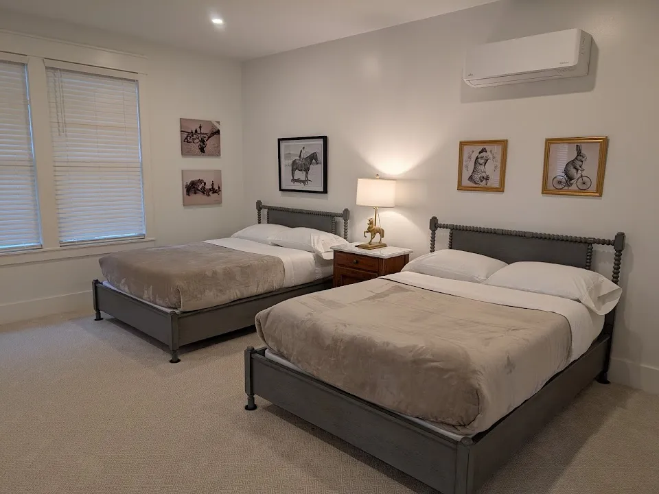 Parkway House Goshen Boutique Bed & Breakfast