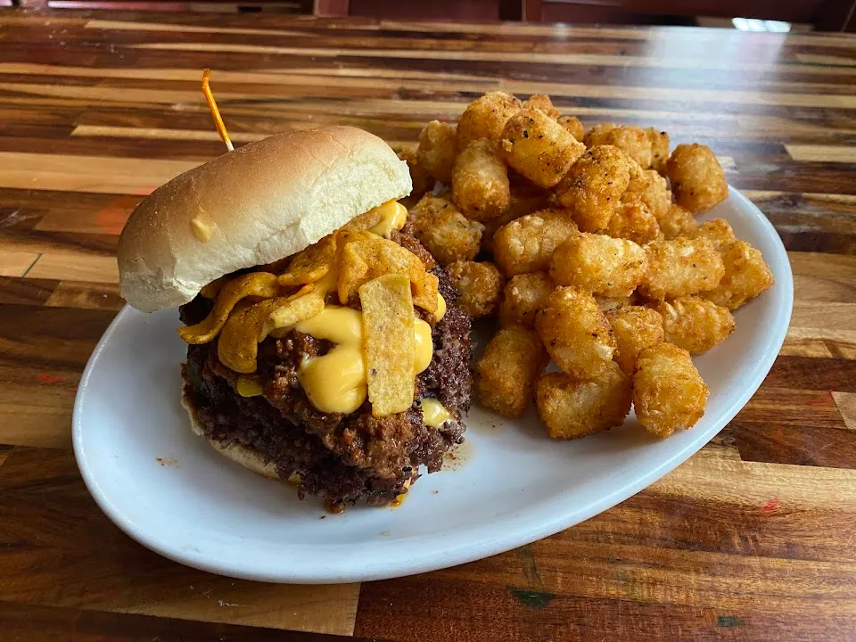 The Knot Burger Pub