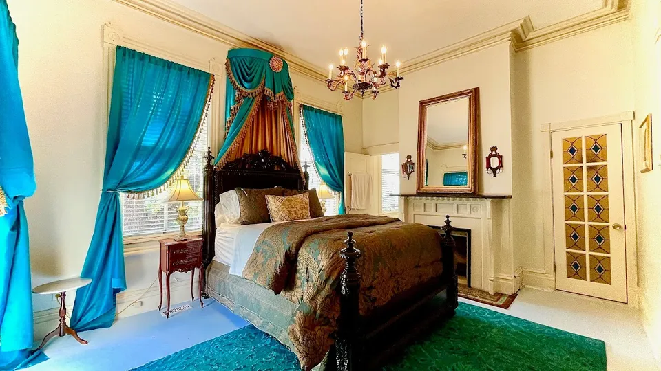 Amethyst Garden Inn