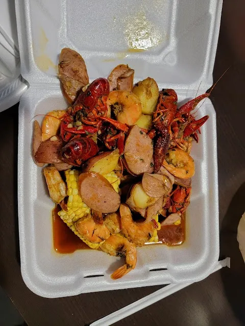 Cajun Claws & Wing