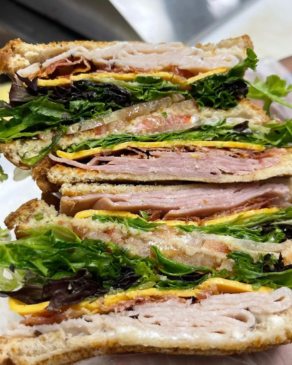 Rabbit Food Salad & Juice Bar