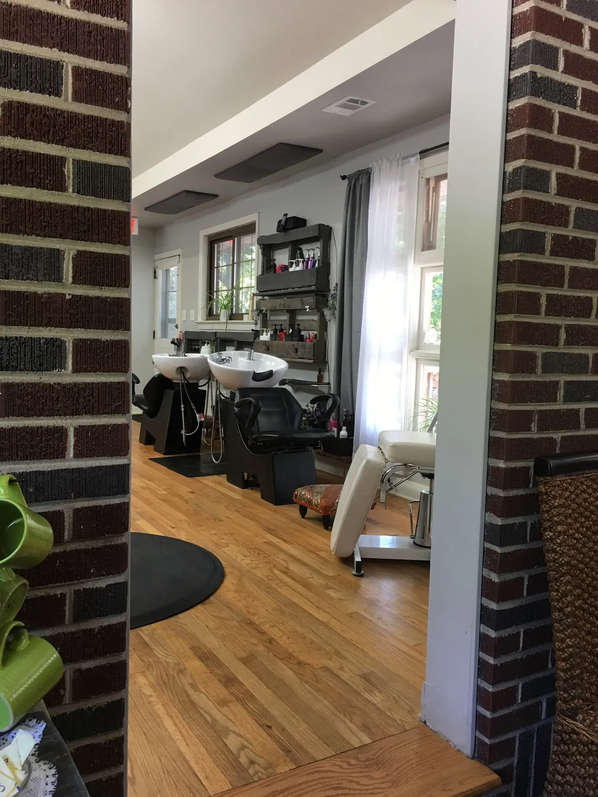 Signori Mani Salon And Day Spa