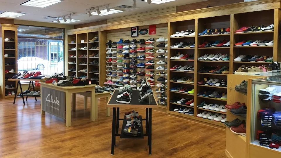 Den's Clothing & Footwear