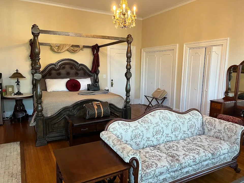 1912 Bed and Breakfast