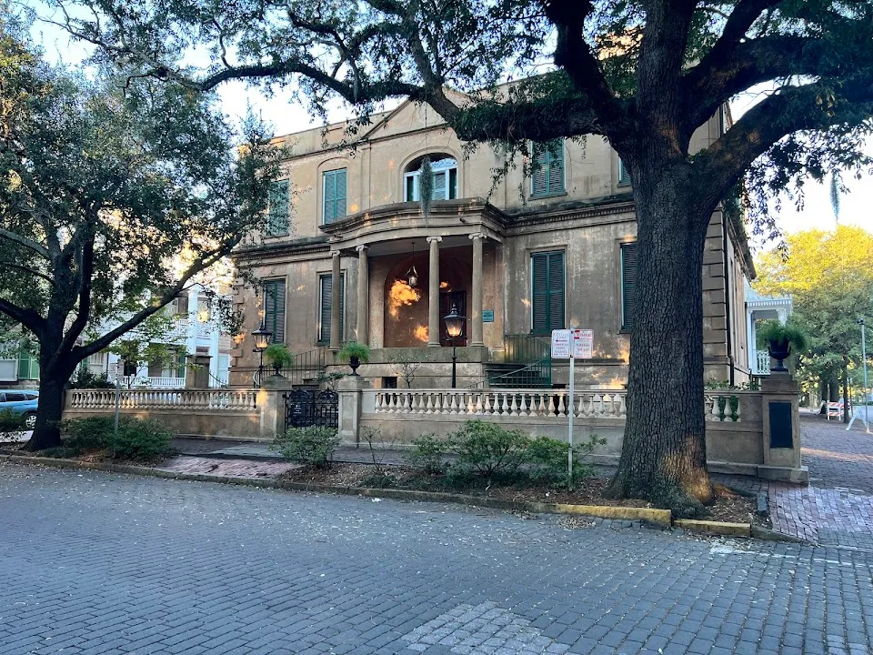 Oglethorpe Square