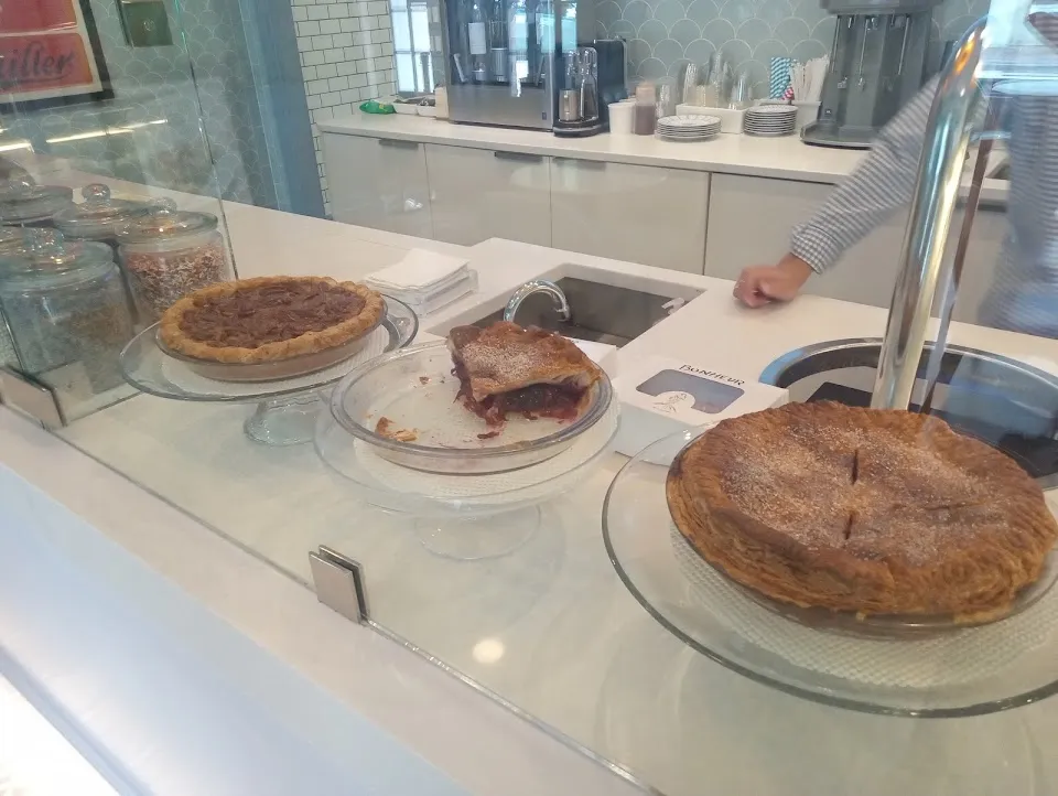 Bonheur Ice Cream and Pie