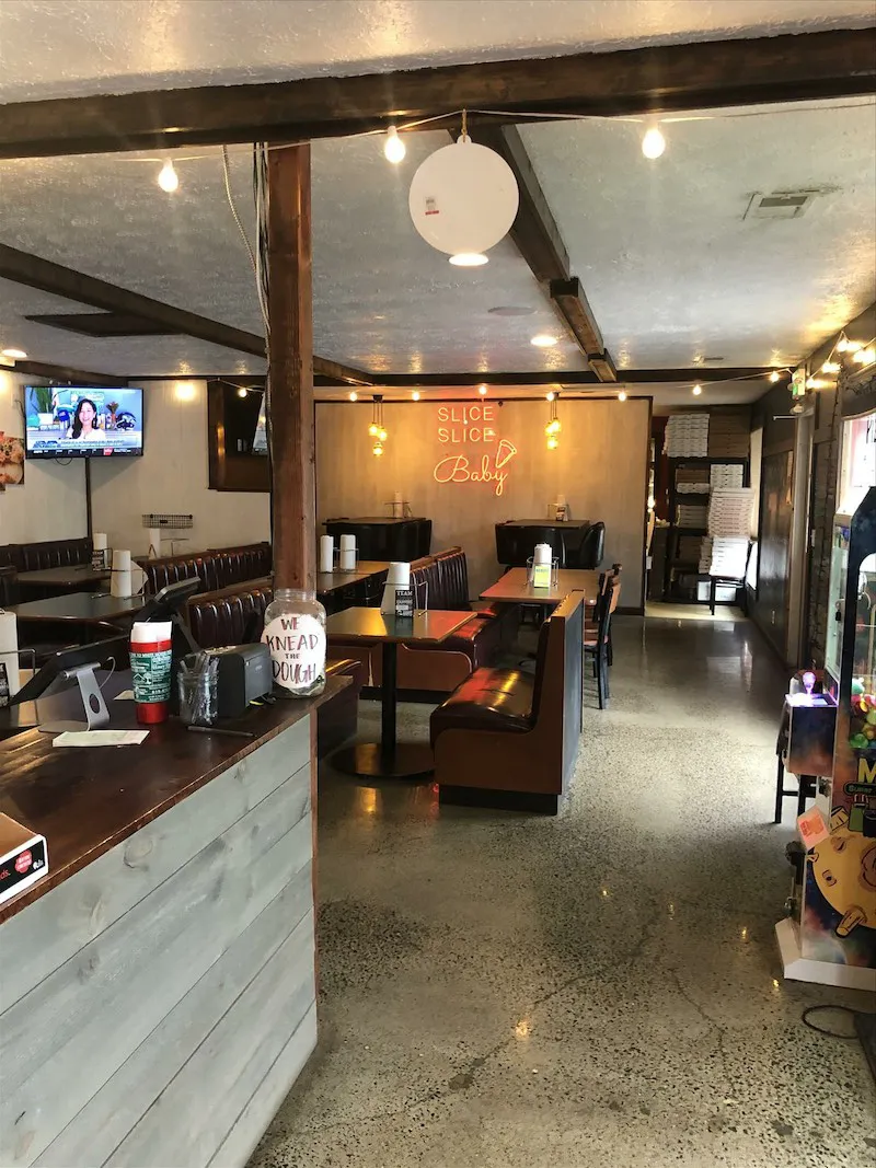 White House Pizza & Pub