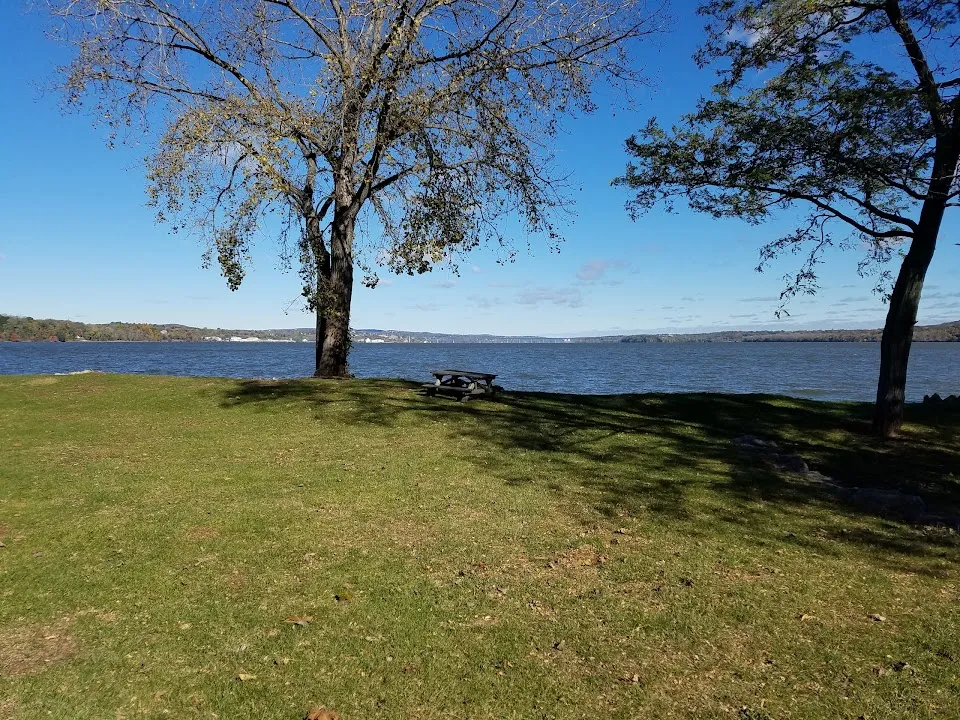 Donahue Memorial Park (PERMIT PARKING ONLY)
