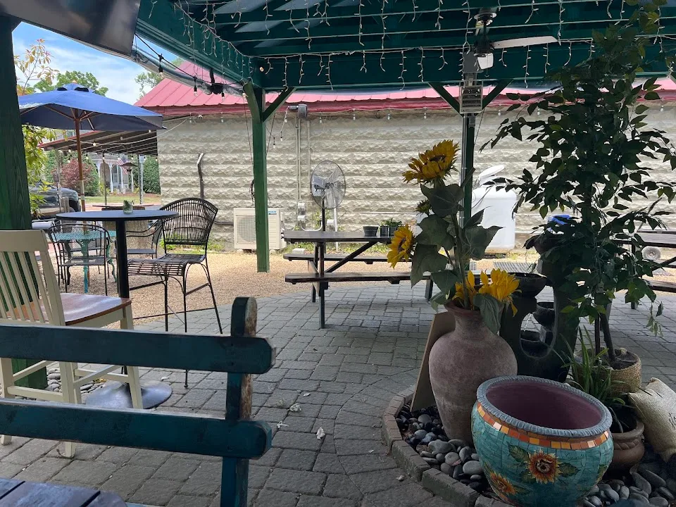 Gina's Cafe