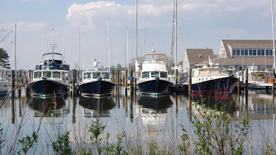 Hinckley Yacht Bachelors Point